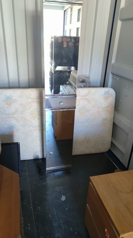 Armario metálico de baño
